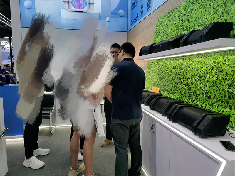 Canton Fair 1. den živě! Ponořené zkušenosti s technikou v hale 8.1 J16-17